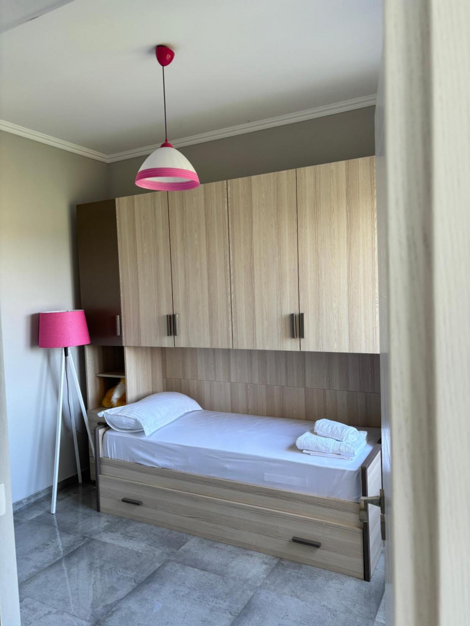 Emma's * Tirana